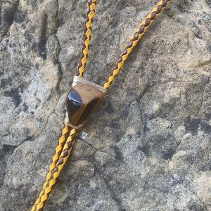 Vintage 70’s men’s Tiger Eye & Brass Bolo Tie